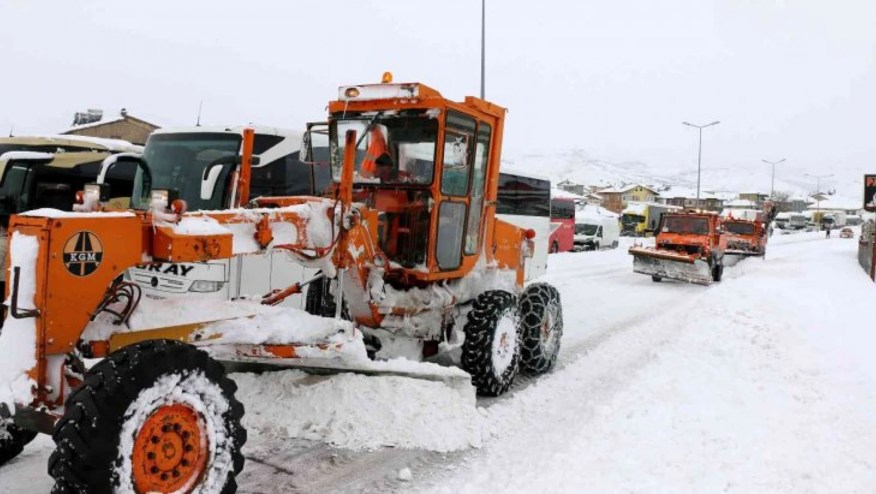 Malatya'da 2 ilçe karayolu ile 219 kırsal mahalle yolu trafiğe kapalı