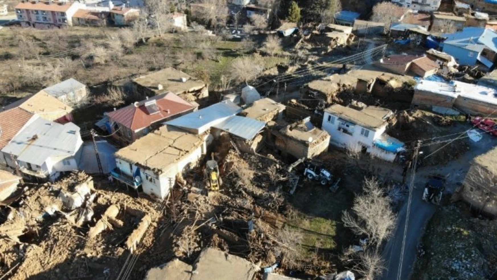Malatya'da 4 bin 933 ağır hasarlı bina sayısı var