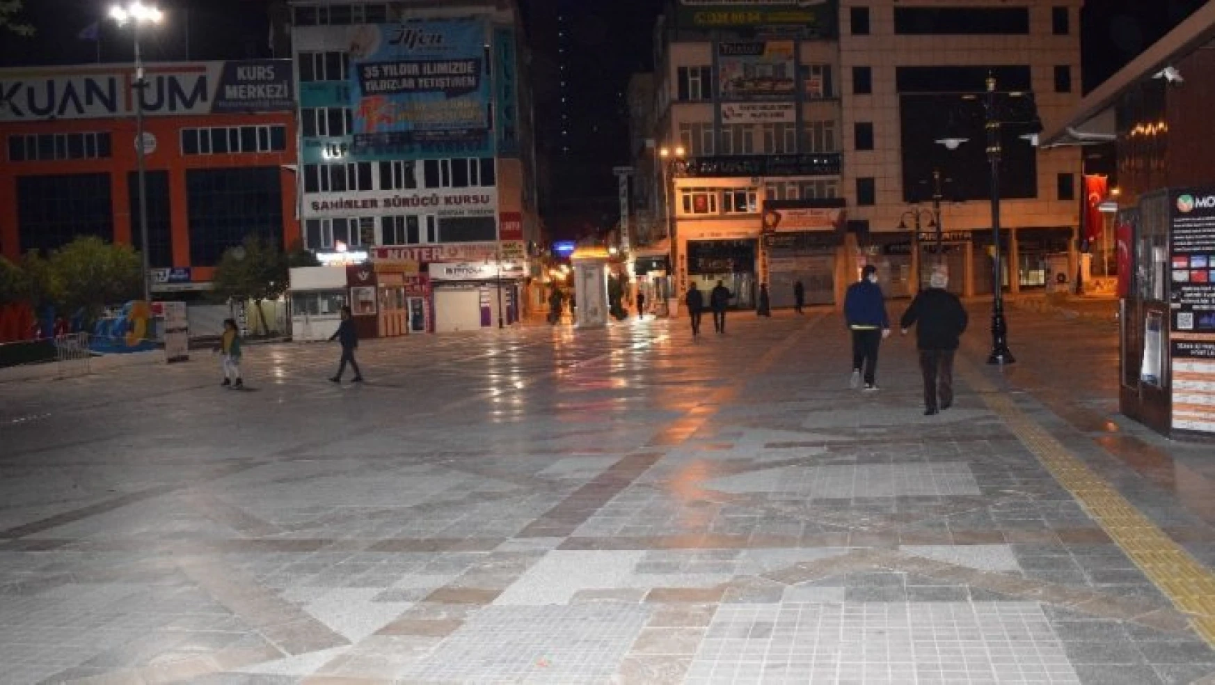 Malatya'da 4 günlük kısıtlama sonrası sokaklar hareketlendi