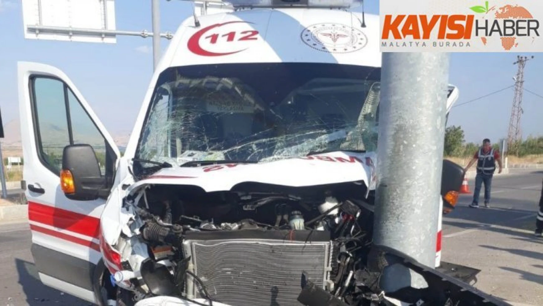 Malatya'da ambulansla otomobil çarpıştı: 1 yaralı