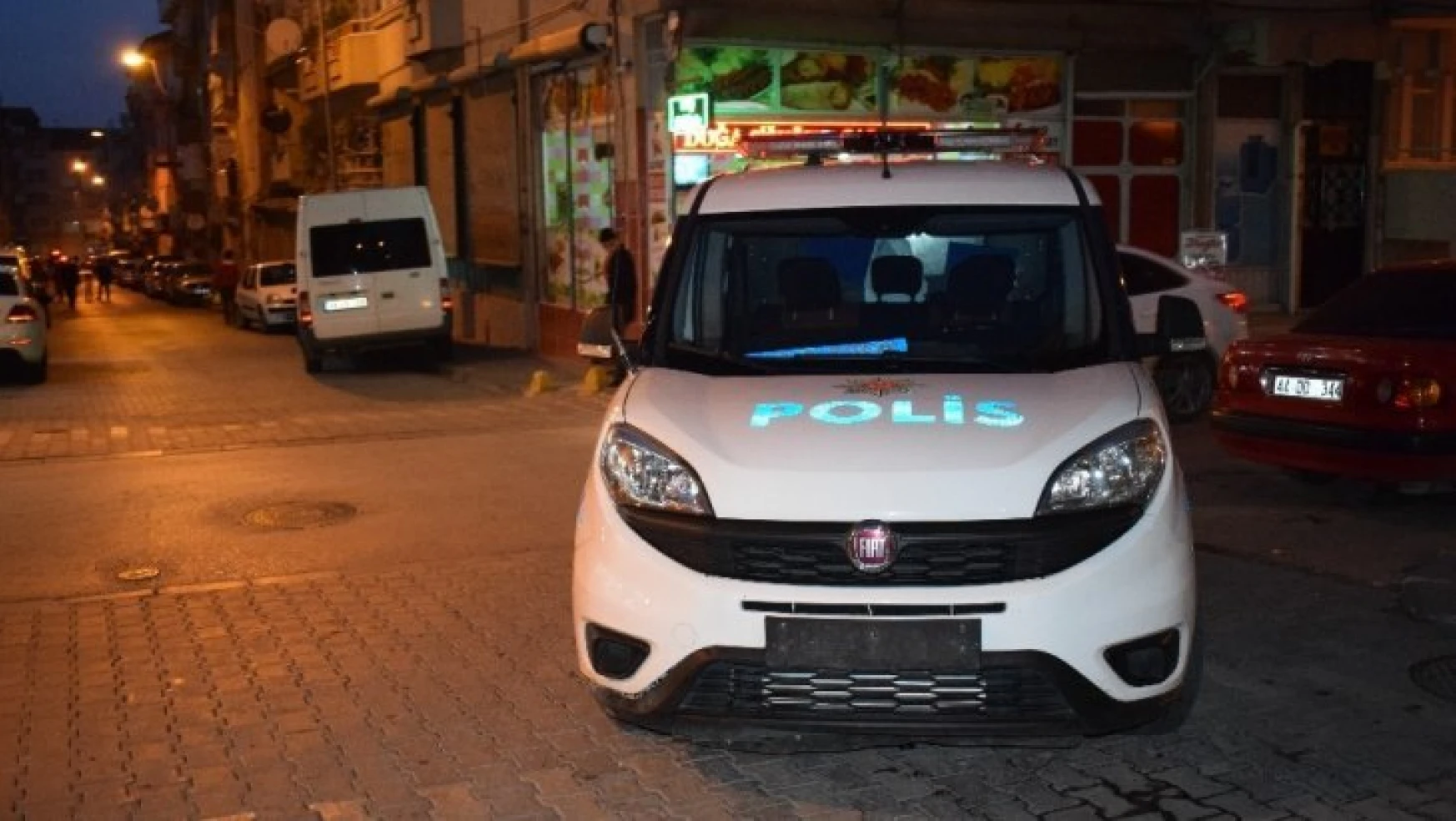 Malatya'da bıçaklı kavga: 2'si ağır 3 yaralı