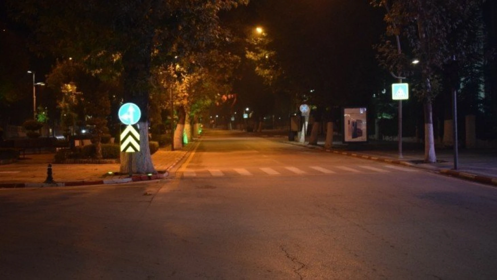 Malatya'da cadde ve sokaklar boş kaldı