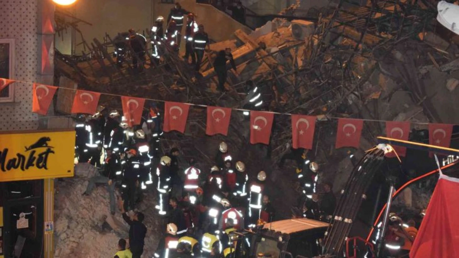 Çöken binada 14 kişi kurtarıldı