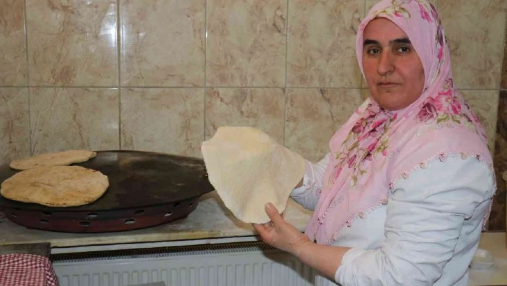 Malatya'da ekmeğin ustası Fatma abla