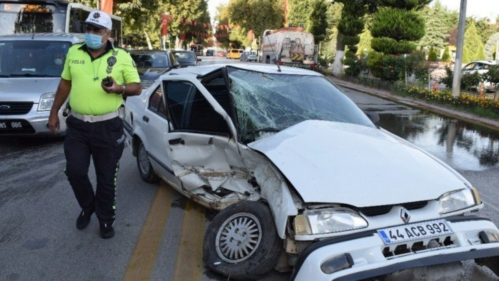 Malatya'da iki otomobil çarpıştı: 1 yaralı
