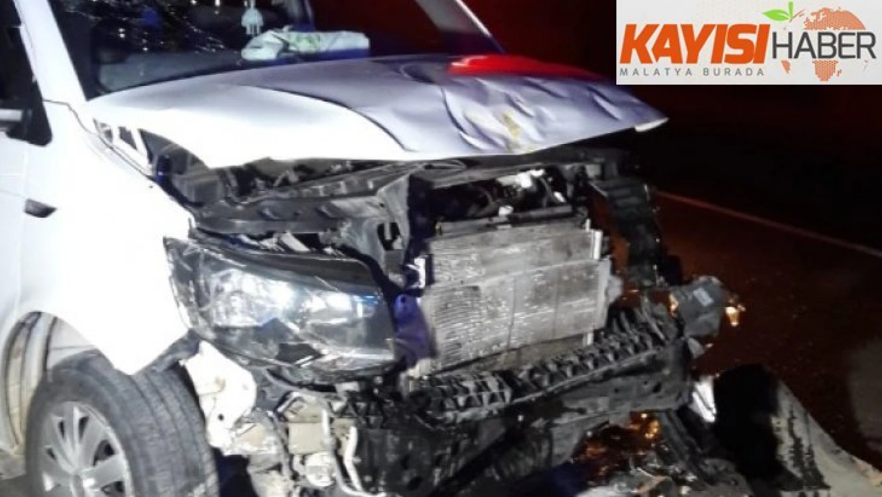 Malatya'da iki otomobil kafa kafaya çarpıştı: 7 yaralı