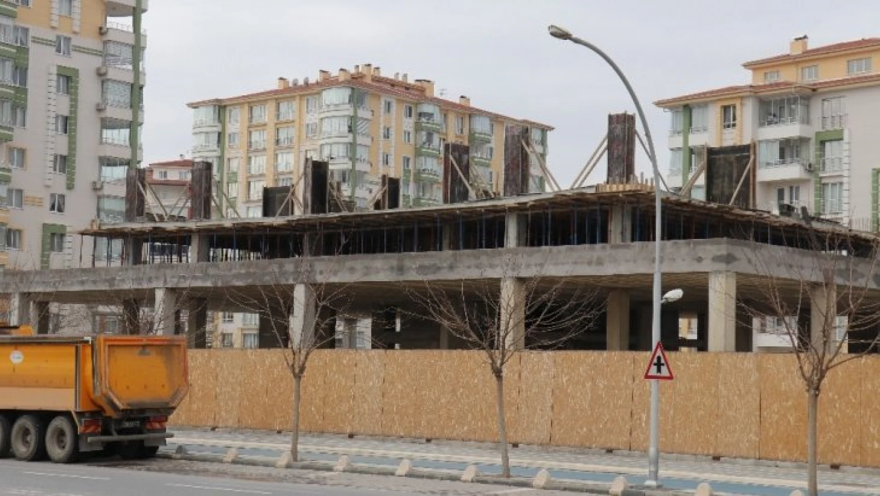 Malatya'da inşaatlara beton dökümü durduruldu