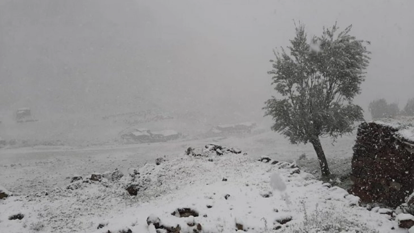 Malatya'da Mayıs ayında kar sürprizi