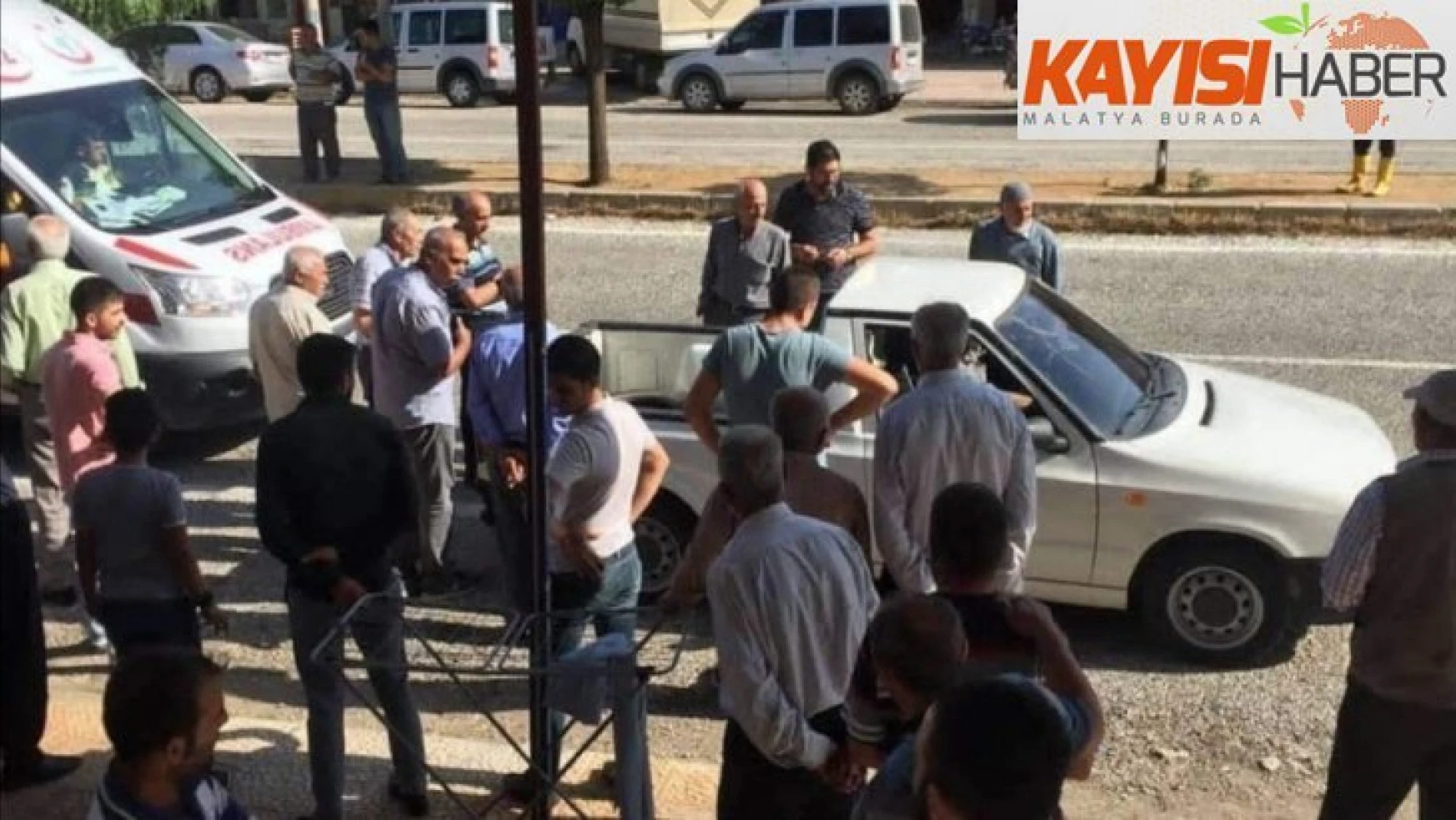 Malatya'da otomobilin çarptığı 2 kişi yaralandı