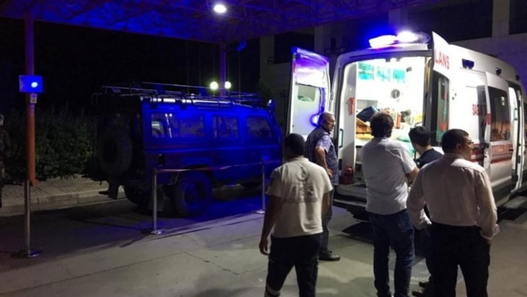 Malatya'da Özel harekat polisleri kaza yaptı