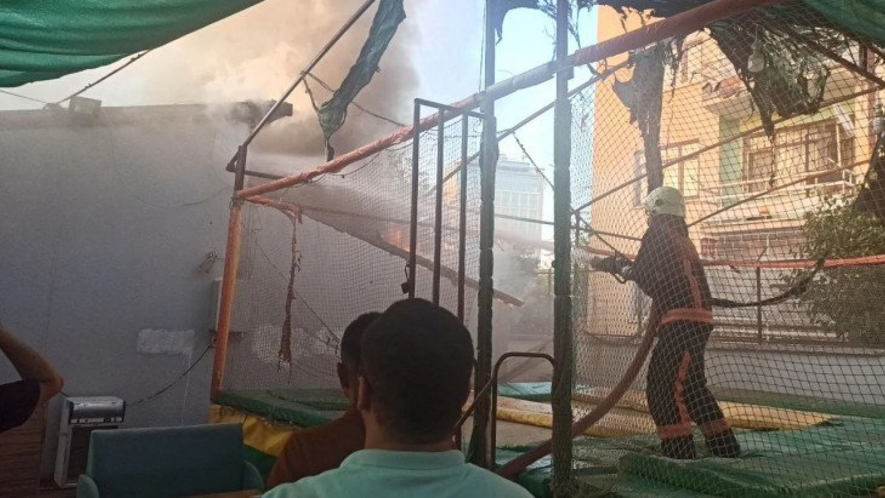 Malatya'da restoranda çıkan yangın korkuttu