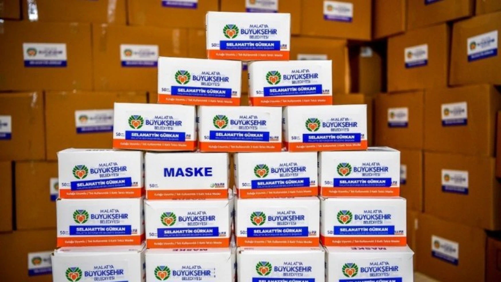 Malatya'dan 3 belediyeye 130 bin maske gönderildi