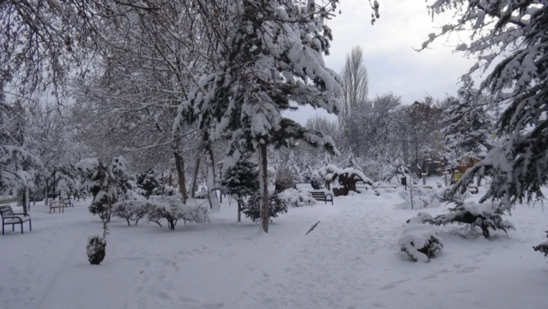 Yılın ilk karı yükseklere yağdı, Malatya beyaza büründü!