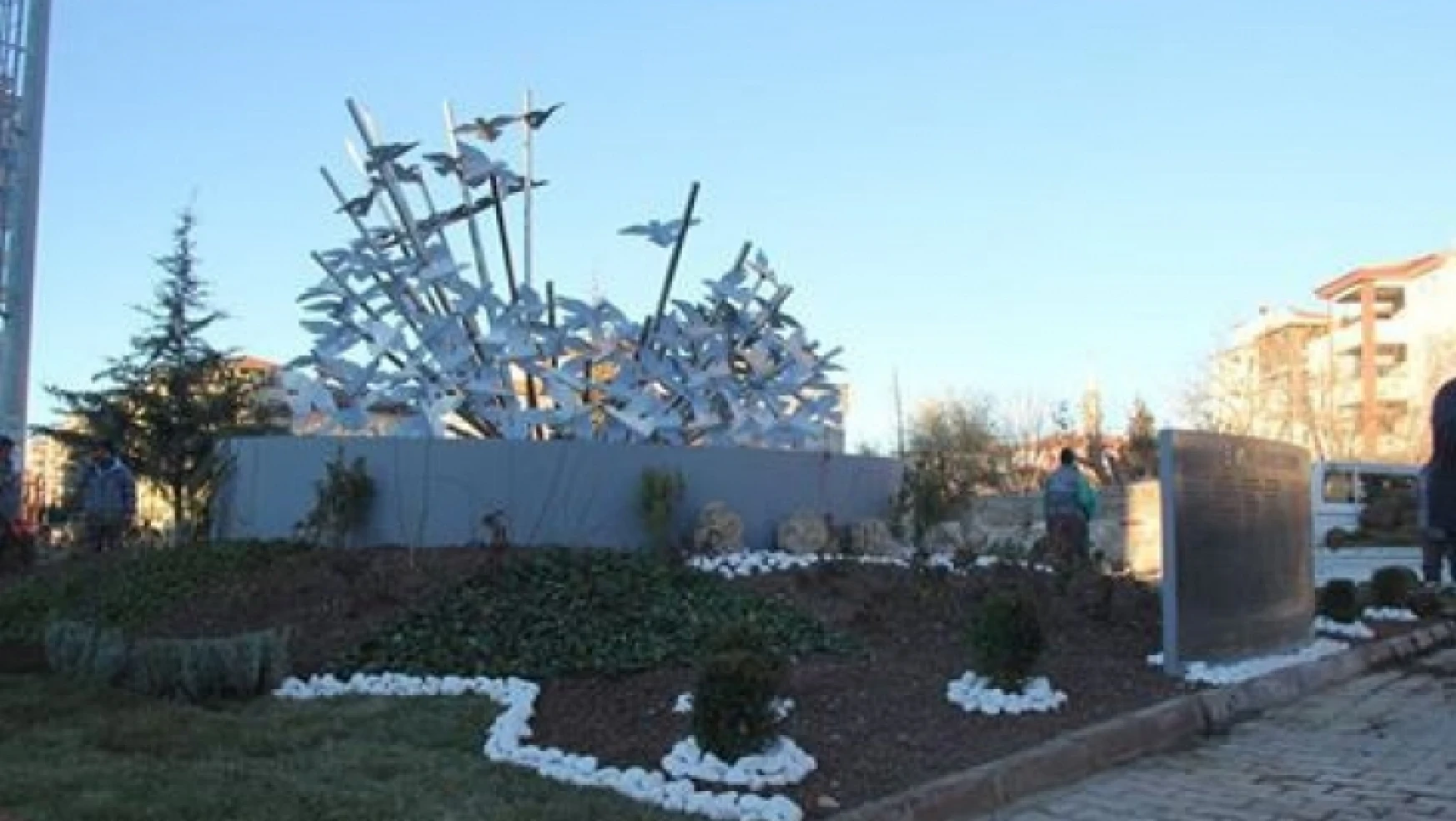 Barış Güvercinleri Anıtı açıldı
