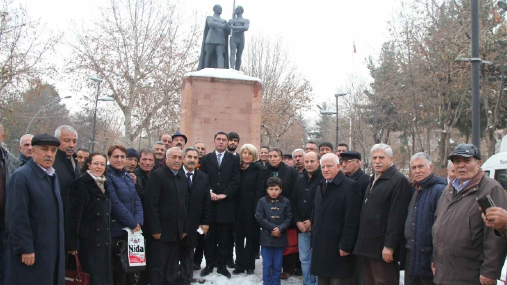 CHP'lilerden Atatürk Anıtının taşınmasına tepki