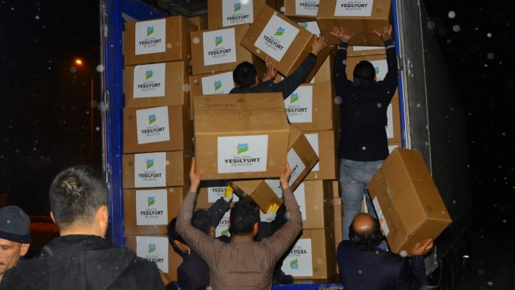 500 koli yardım malzemesi Halep'e gönderildi