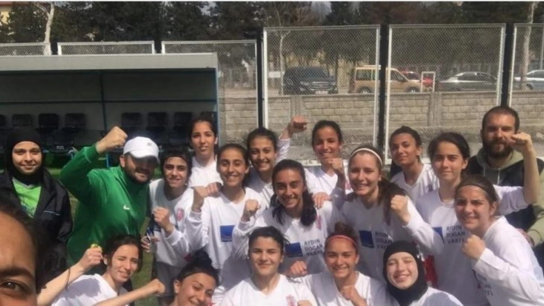 Malatya kadın futbol takımı deplasmanda coştu