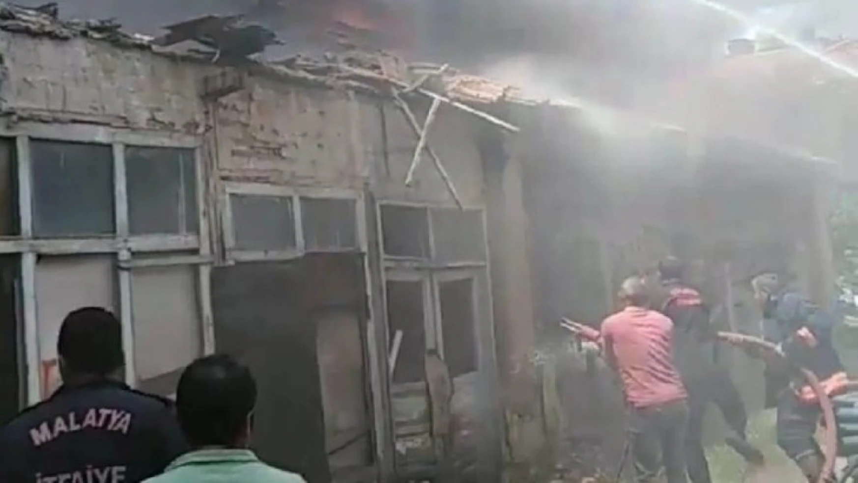 Malatya'da depo yangını