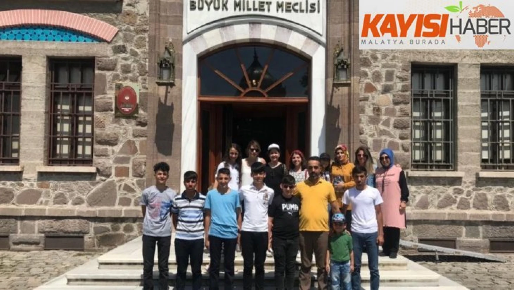 Milletvekili Erol, Elazığlı öğrencileri Ankara'da misafir etti