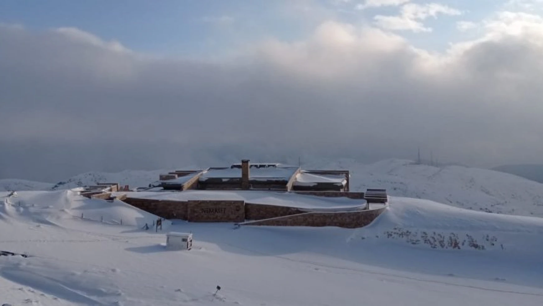 Nemrut Dağı buz tuttu