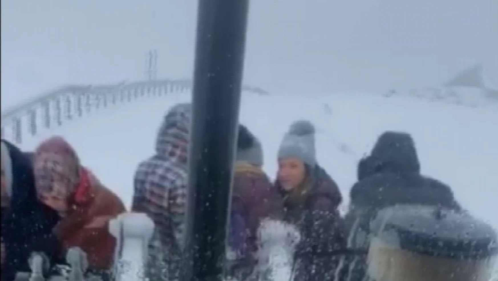 Nemrut Dağı'nda turistler mahsur kaldı