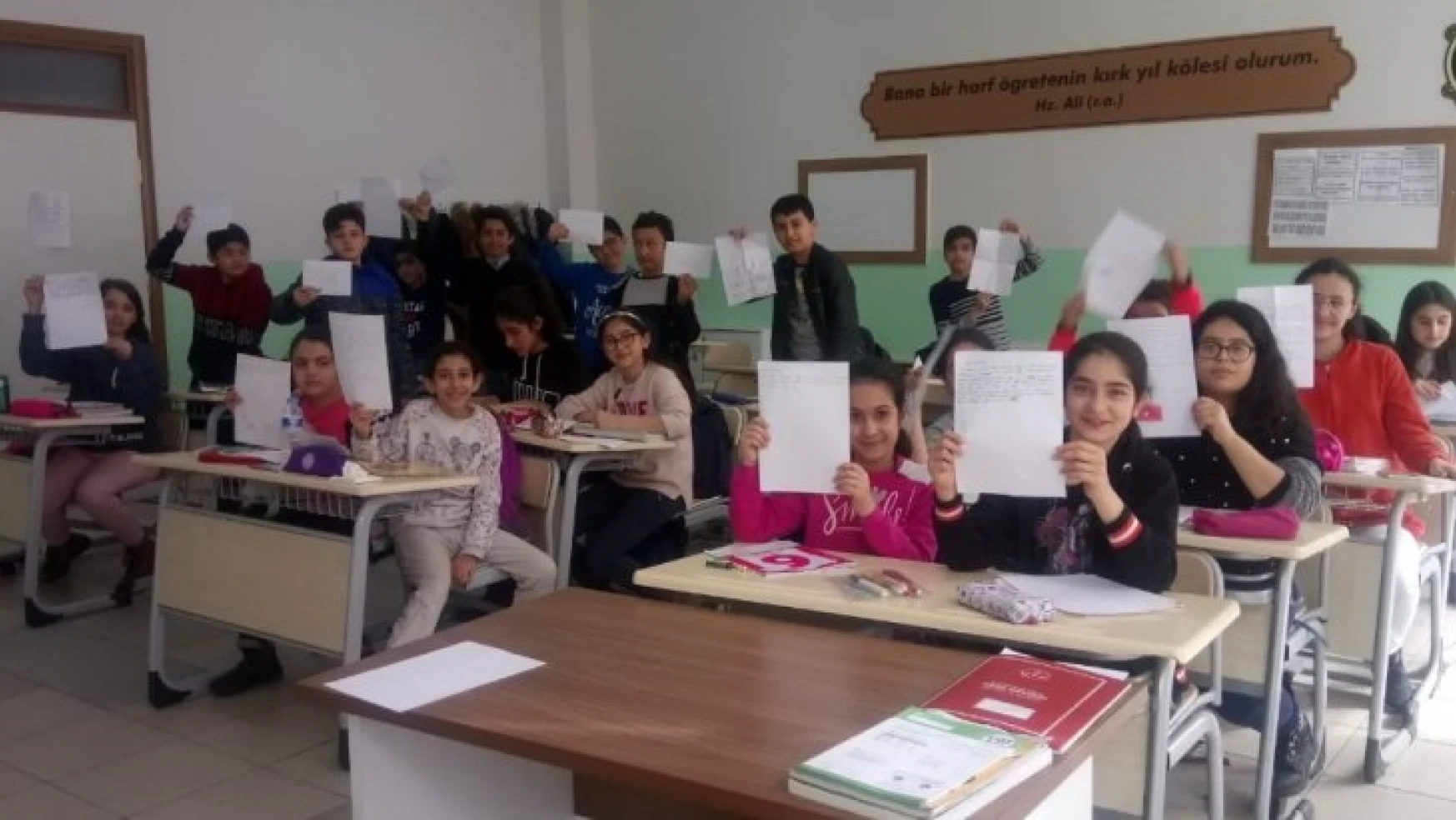 Öğrencilerden Mehmetçik'e mektup
