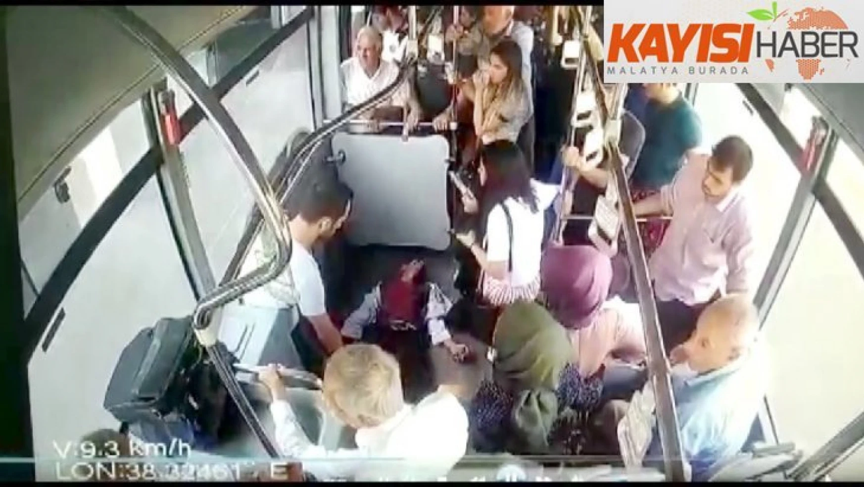 Otobüs şoförü yolcularla birlikte hastayı acile götürdü
