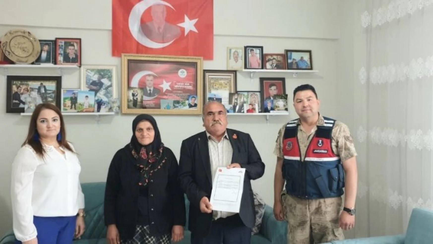 Şehit ailesinden Jandarma Karakoluna teşekkür ziyareti