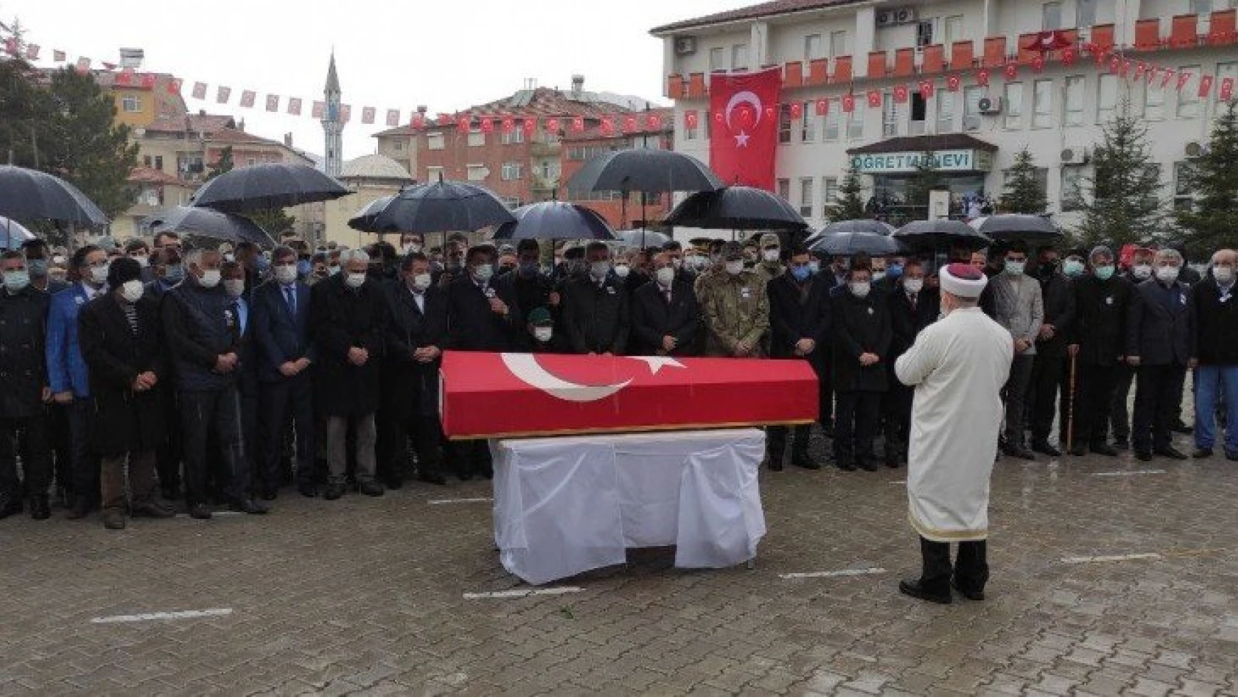 Şehit Uzman Çavuş Kızılay, Hekimhan'da gözyaşları arasında defnedildi