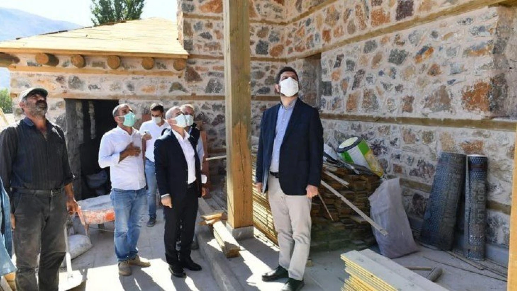 Yeşilyurt Belediyesi, Aşağıköy'deki 350 yıllık tarihi camiyi restore etti