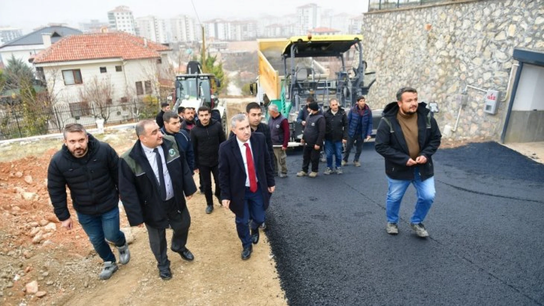 Başkan Çınar yol yenileme çalışmalarını inceledi