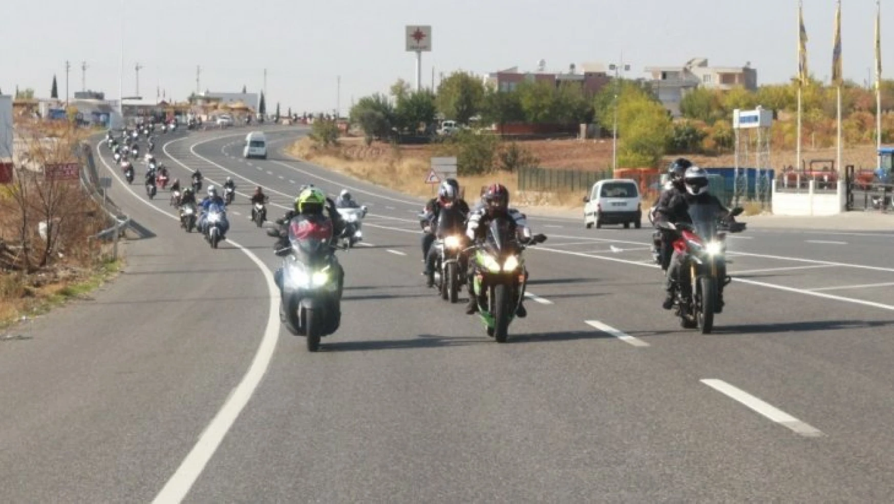 Yüzlerce motosikletliden 10 Kasım etkinliği