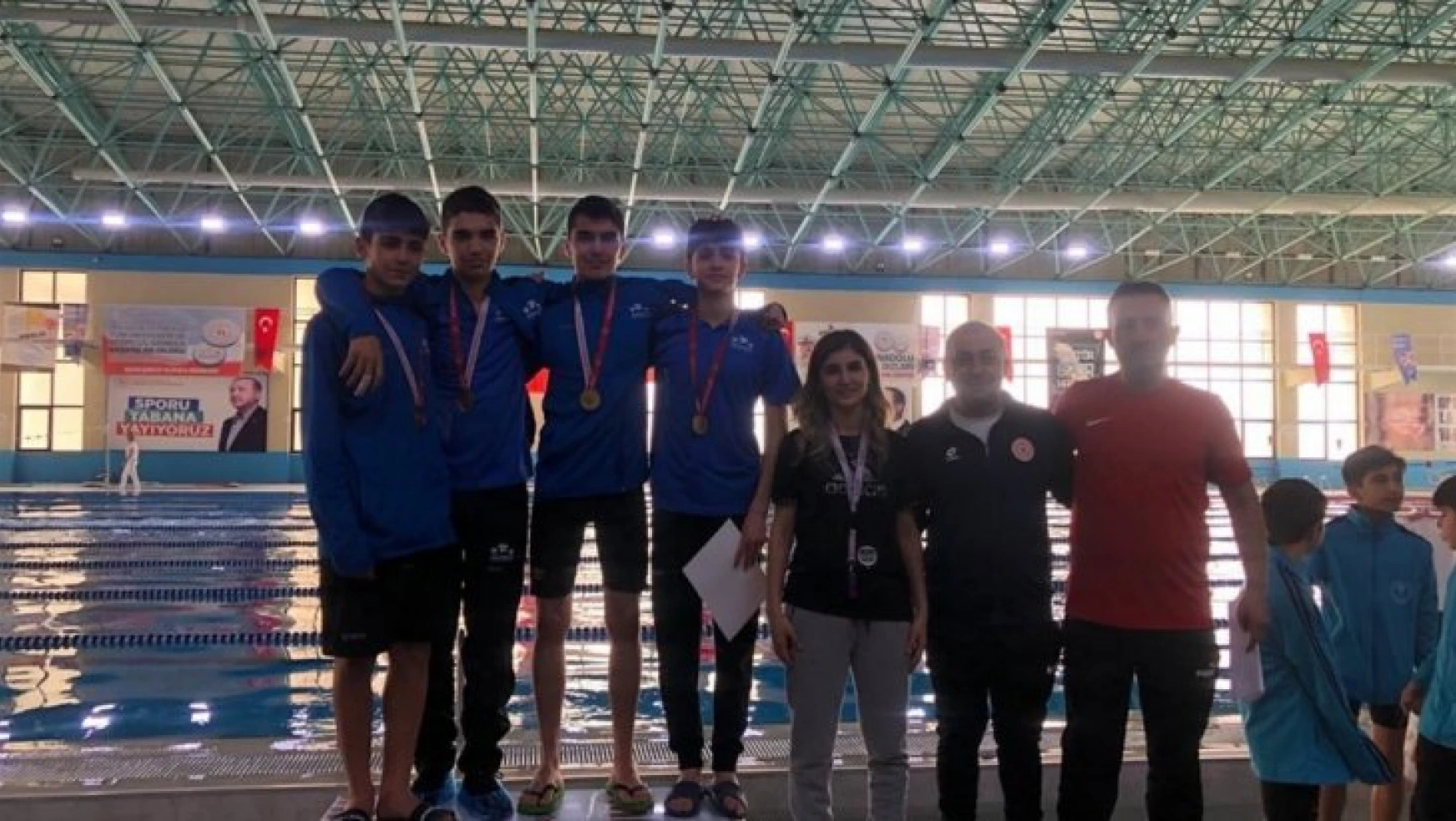 Yüzücülerde Türkiye yarı finali sevinci