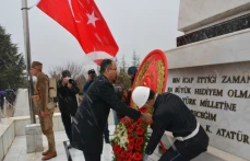 Vali Toprak, Garnizon Şehitliğindeki törene katıldı (Galeri)