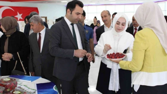 ''El Emeği Göz Nuru'' ürünler görücüye çıktı