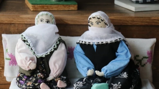 'Azet Bacı ve Hamdi Dayı' Barbie bebeğe karşı