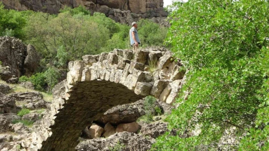 2 bin yıllık Taş Köprü yıllara meydan okuyor