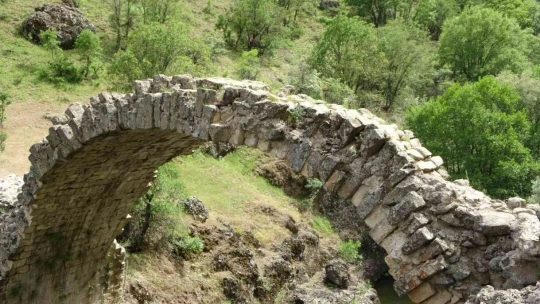 2 bin yıllık Taş Köprü yıllara meydan okuyor