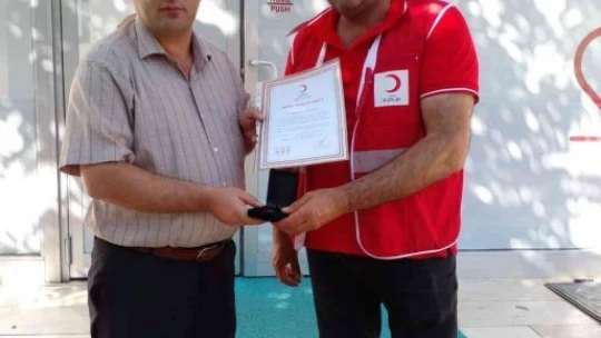 20 yıldır kan bağışında bulunuyor