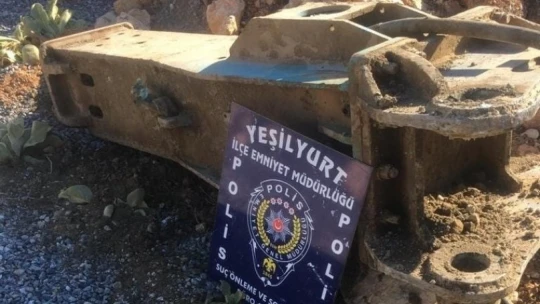 200 bin TL değerindeki kırıcıyı çaldılar