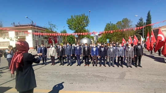 23 Nisan'a sade kutlama