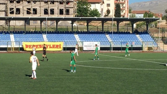 Yeşilyurt Belediyespor yarı finalde
