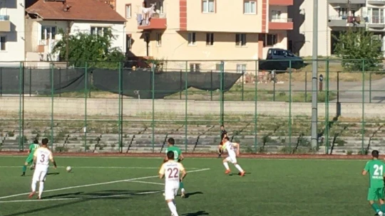 Yeşilyurt Belediyespor yarı finalde