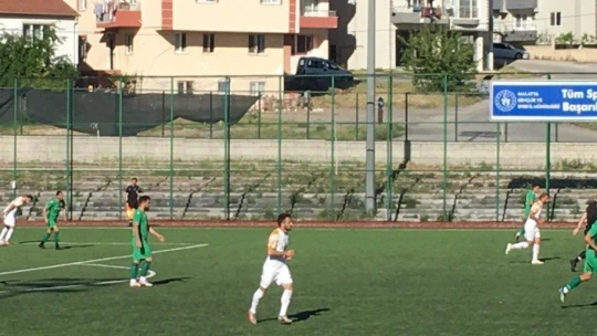 Yeşilyurt Belediyespor yarı finalde