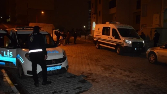 4 çocuk babası eşi tarafından evde ölü bulundu