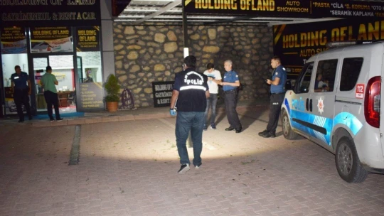 4 gün önce silahlı saldırıya uğradığı husumetlisini bacağından vurdu