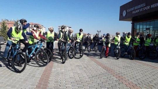 40 bisikletçi Çırmıhtı'nın eşsiz güzelliklerinde pedal çevirdi