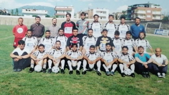 45 yaşındaki Kürşat Günata futbola devam ediyor