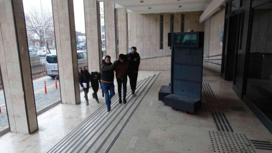 500 bin TL dolandırılan şahsın parasını polis kurtardı