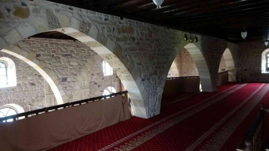 683 yıllık tarihi cami görenleri hayran bırakıyor